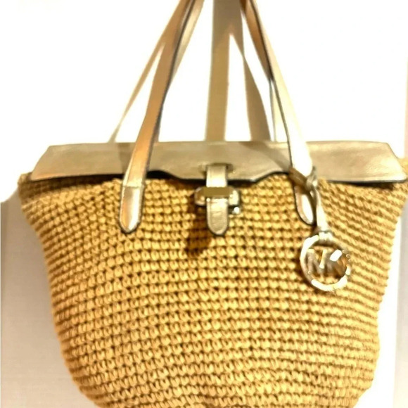 Michael Kors tan straw with gold metallic leather shoulder handbag - Picture 2 of 10